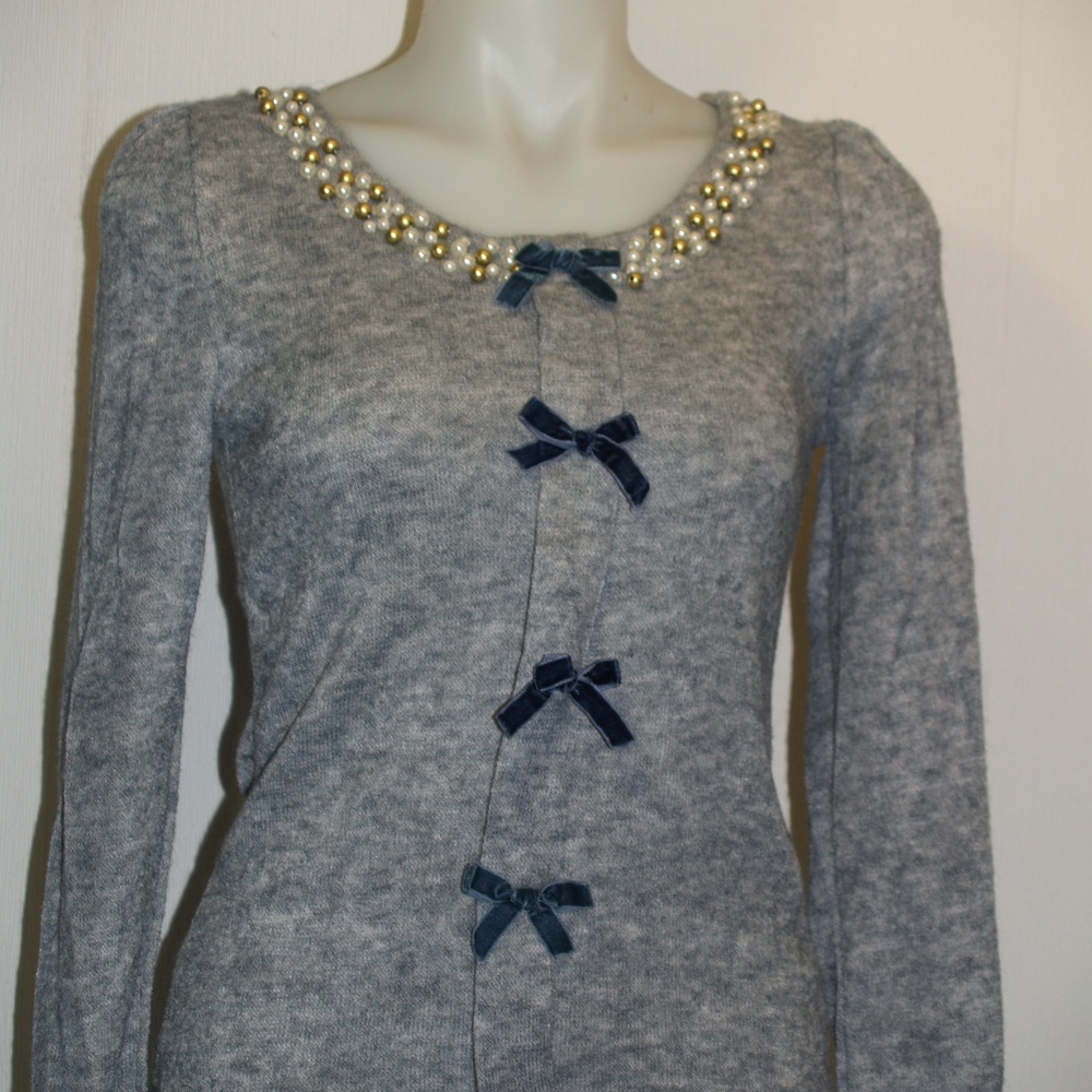 Gray Sweater With Pearls, Bows